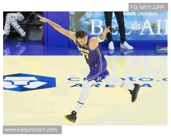 双星联手助力湖人逆袭东契奇与里夫斯同场净效率飙升至129